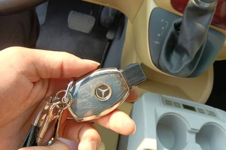 Used Mercedes-Benz Vito 2013 3.0L Elite Edition Vehicle Key