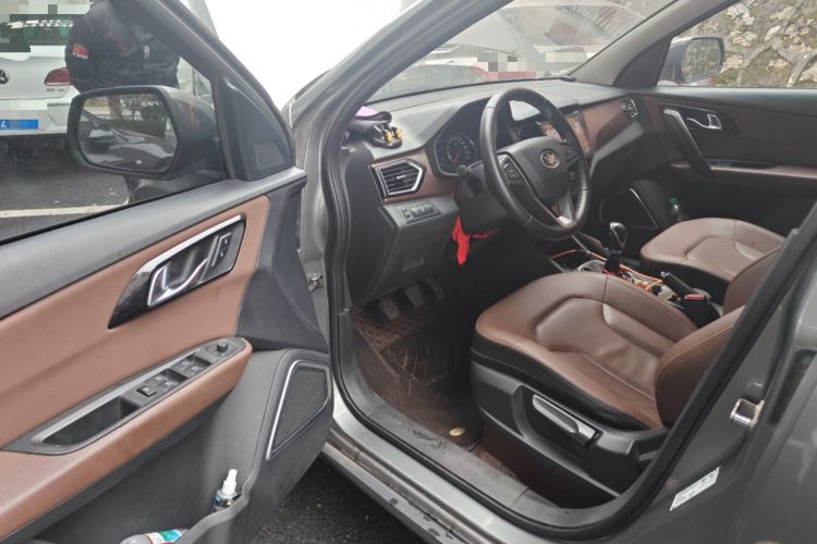 Used FAW Senya R7 2016 1.6L Manual Luxury Model Driver Seat