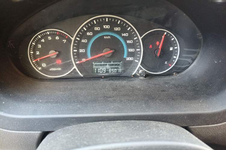 Used Wuling Rongguang V 2016 1.2L Practical Version Odometer Close Up