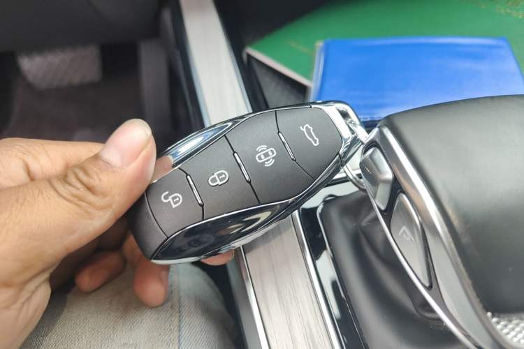 Used Hongqi HS5 2023 2.0T Qiyue Pro Edition Vehicle Key