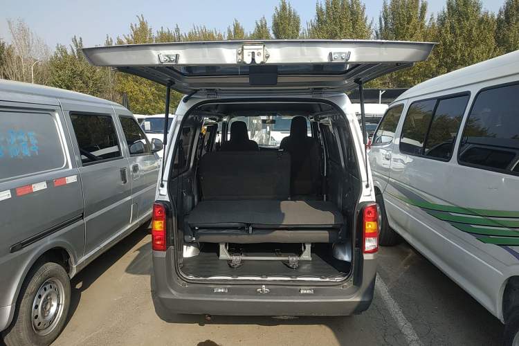 Used Wuling Zhiguang 2023 1.5L Practical Version 5/7 Seats