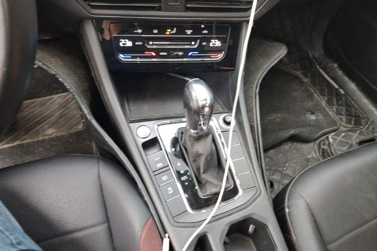 Used Volkswagen Bora 2021 1.5L Automatic Elite Smart Connect Edition Gear Lever