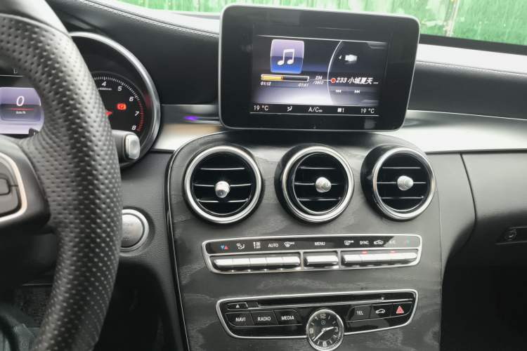 Used Mercedes-Benz C-Class 2016 C 200 L Sport Edition Audio And AC Panel