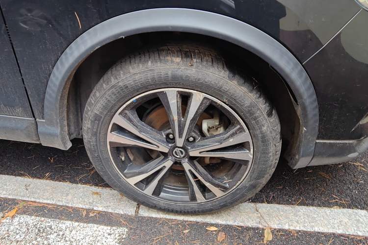 Used Nissan Qashqai 2021 2.0L CVT Luxury Edition Right Front Wheel Hub