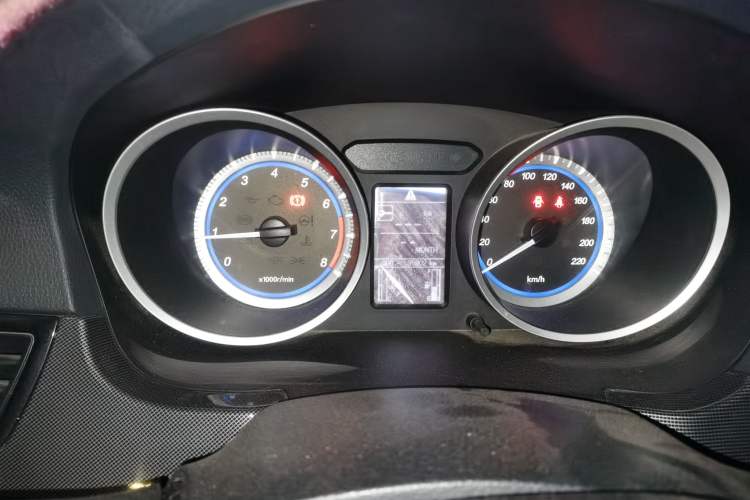 Used Soueast V5 Lingzhi 2015 1.5L Manual Luxury Model