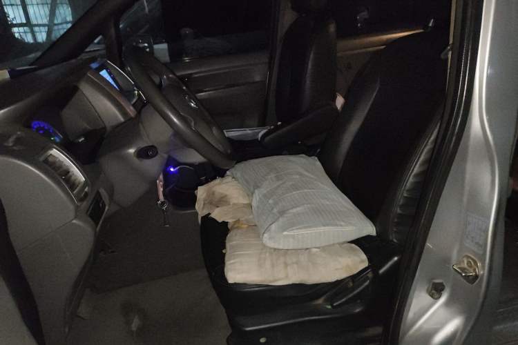 Used Dongfeng Shuaike 2012 2.0L Automatic Luxury 7-Seater Left Front Seat