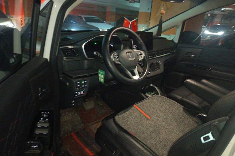 Used Honda Elysion 2022 2.0L eHEV Luxury First Edition Driver Seat