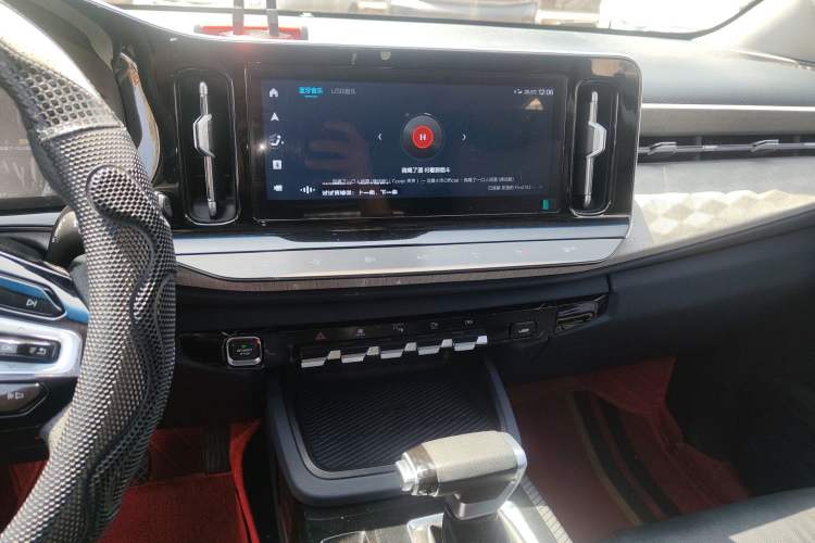 Used Baojun RM-5 2019 1.5T CVT 24-Hour Online Premium Version 7 Seats Audio And AC Panel