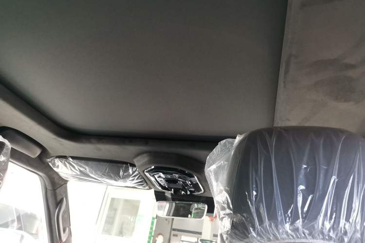 Used JETOUR Traveler 2024 2.0T All-Wheel-Drive Silver Dragon Wings
