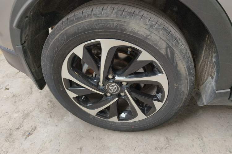 Used Toyota IZOA 2018 2.0L Yichi Version China VI Standard
