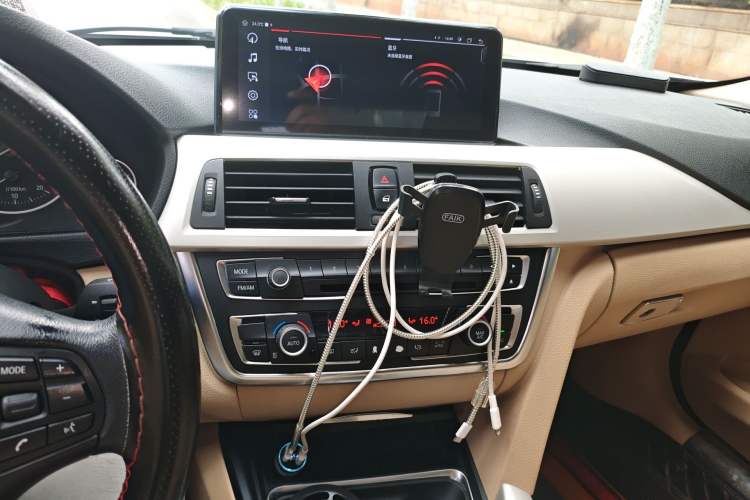 Used BMW 3 Series 2014 320Li Fashion Model Audio And AC Panel