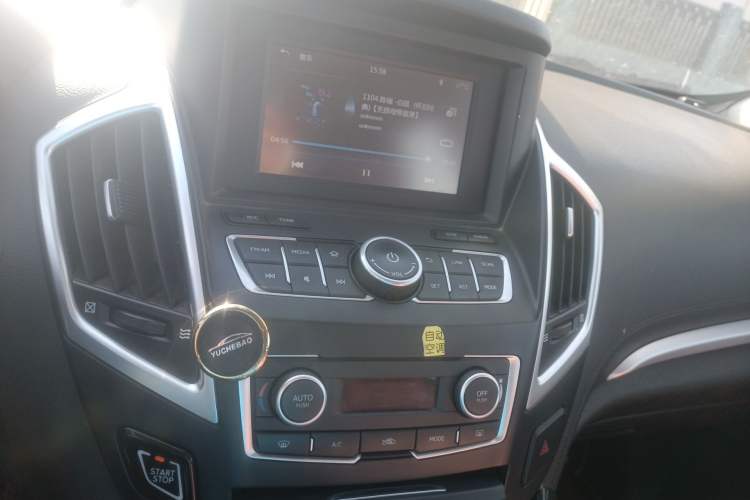 Used Dongfeng Aeolus AX7 2016 1.4T Manual Zhuyue Model Audio And AC Panel