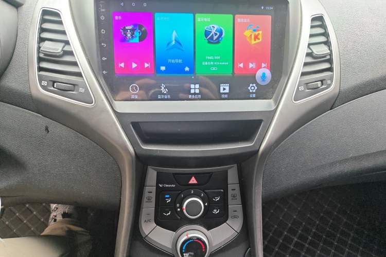 Used Hyundai Elantra (5th Generation / Langdong) 2016 1.6L Automatic Smart Version Audio And AC Panel