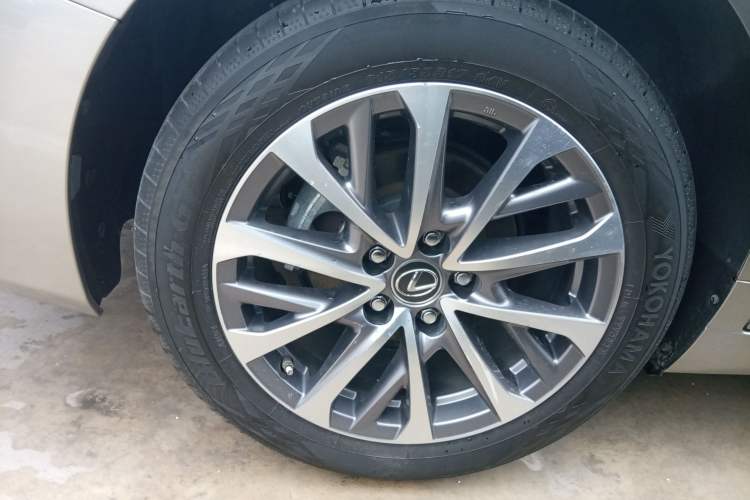 Used Lexus ES 2021 200 Excellence Edition
