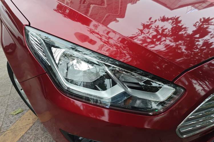 Used Ford Escort 2015 1.5L Automatic Fashion Model
