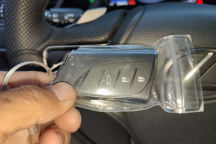 Used Lexus ES 2022 200 Excellence Edition Vehicle Key