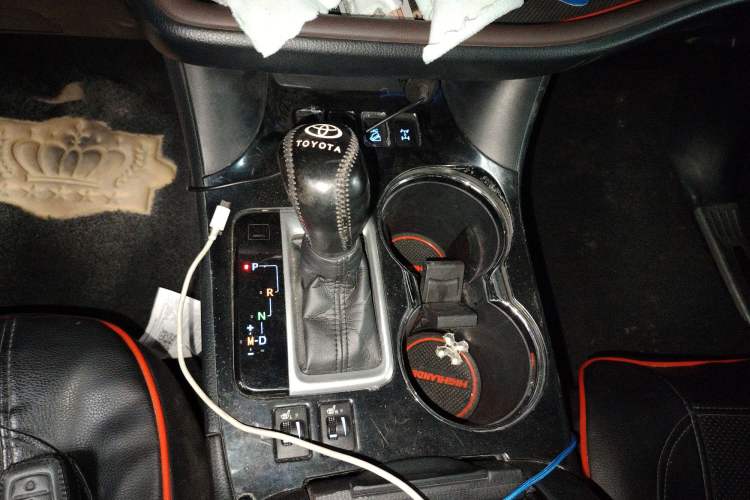 Used Toyota Highlander 2018 2.0T Four-Wheel Drive Luxury Version 7 Seats China VI Standard
