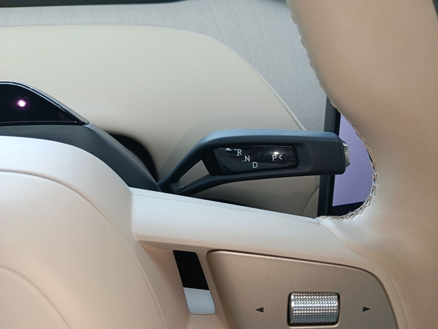 Xiaomi Auto YU7 2025 Ultra-Long Range High-Performance All-Wheel-Drive Max Edition — снимка 16