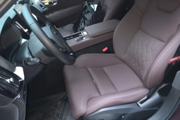 Used Volvo S90 2026 B5 Zhiyuan Luxury Edition