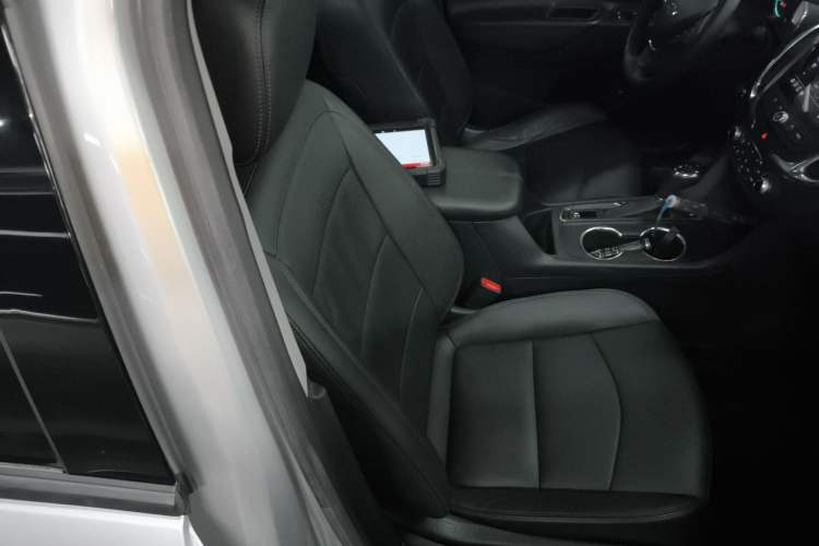 Used Chevrolet Equinox 2019 Redline 550T Automatic All-Wheel-Drive RS Model China VI Standard Right Front Seat