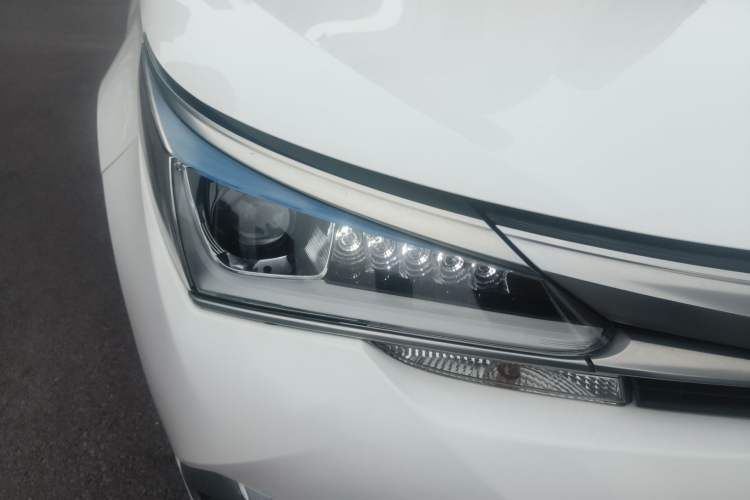 Used Toyota Corolla 2018 Dual-Engine 1.8L E-CVT Smart Edition