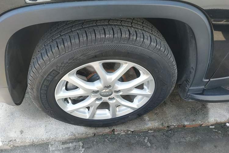 Used Jeep Cherokee 2016 2.4L Leading Edition