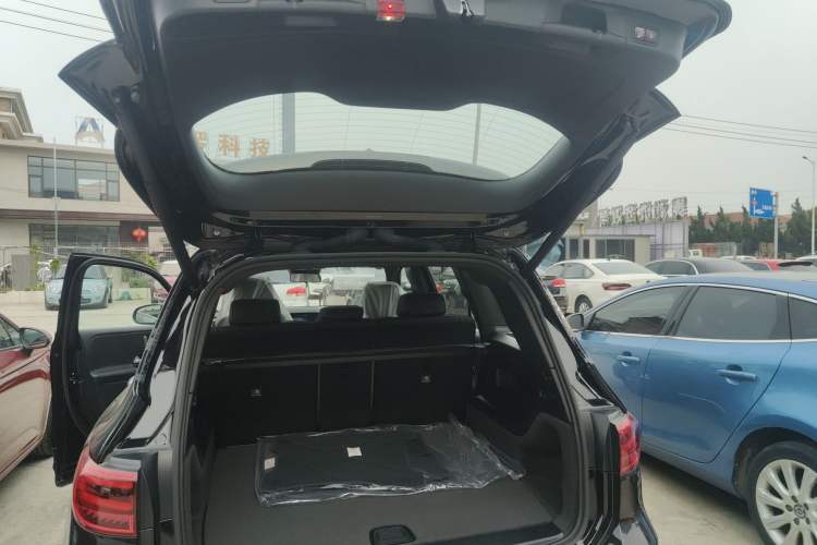 Used Mercedes-Benz EQB 2025 EQB 260 Trunk