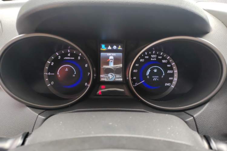 Used CHANGAN CS75 2015 1.8T Automatic 4x4 Prestige Model China V Emission Standard
