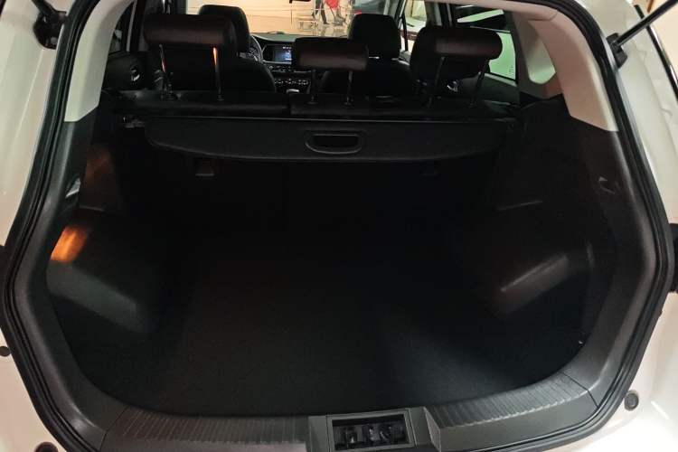 Used GAC Trumpchi GS4 2017 235T Automatic Two-Wheel Drive Luxury Smart Connectivity Version Trunk