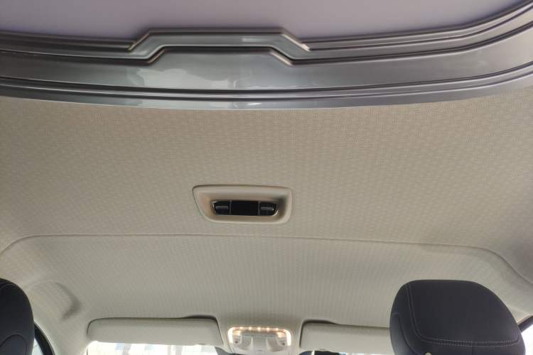 Used Mercedes-Benz Vito 2024 2.0T Elite Version 7 Seats Headliner