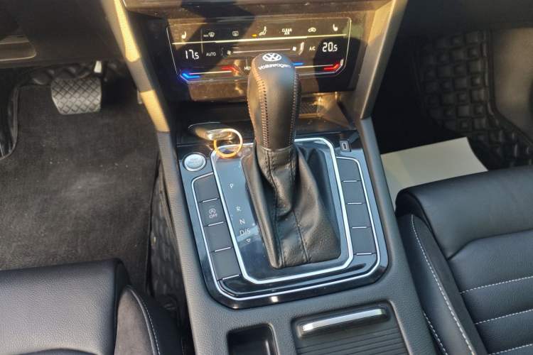 Used Volkswagen Magotan 2020 330TSI DSG Leading Model
