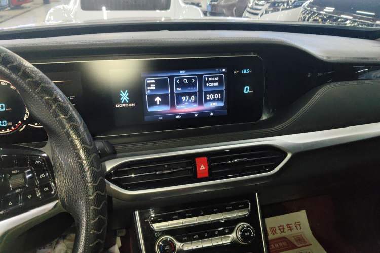 Used DORCEN G60S 2019 1.5T Automatic Luxury Model China V Standard Audio And AC Panel