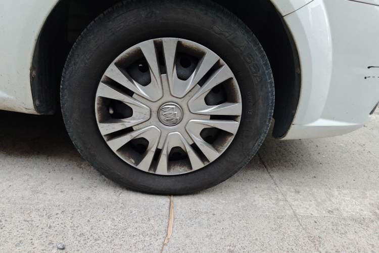 Used Buick Excelle 2015 1.5L Automatic Classic Model Right Front Wheel Hub