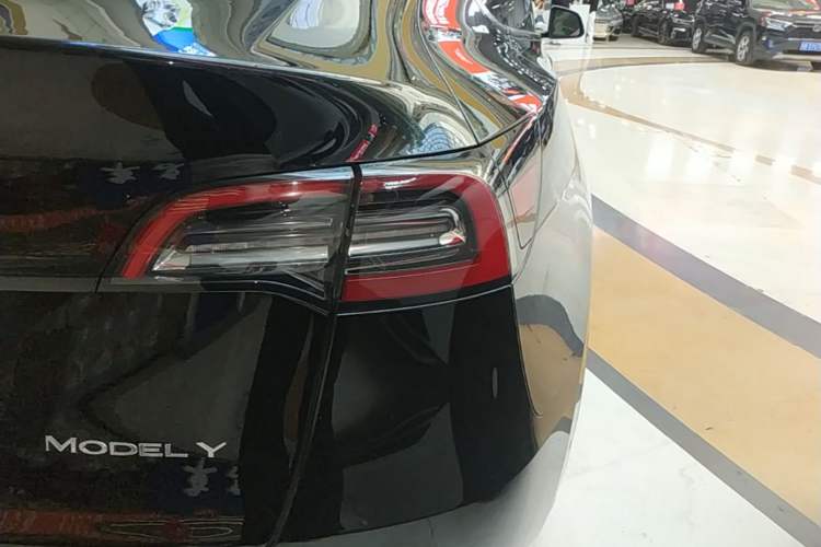 Used Tesla Model Y 2021 Standard Range Rear-Wheel Drive Version
