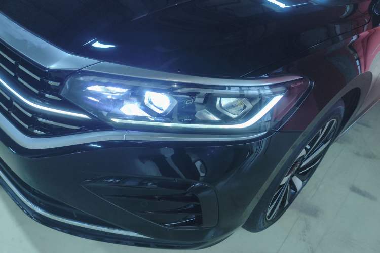 Used Volkswagen Passat 2023 Revised 380TSI Luxury Edition
