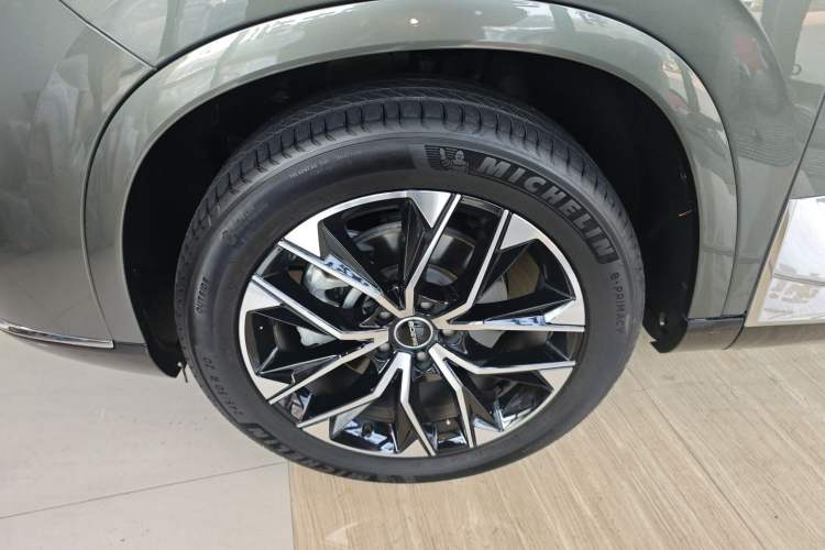 Used Roewe RX9 2023 2.0T Two-Wheel Drive Enjoyment Version
