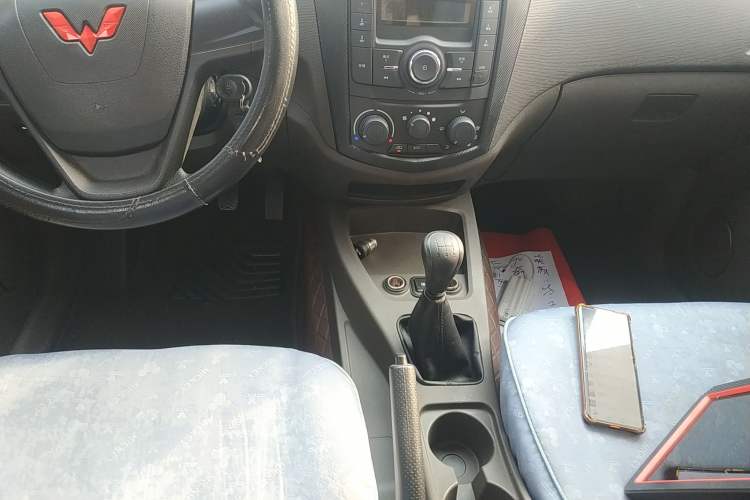 Used Wuling Hongguang 2020 1.2L S Base Model China VI LSI Gear Lever