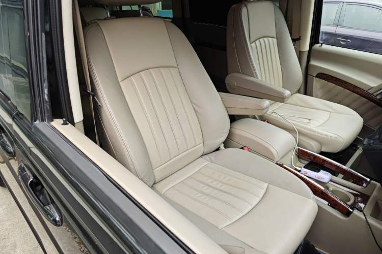 Used Mercedes-Benz Viano 2013 3.0L Comfort Edition
