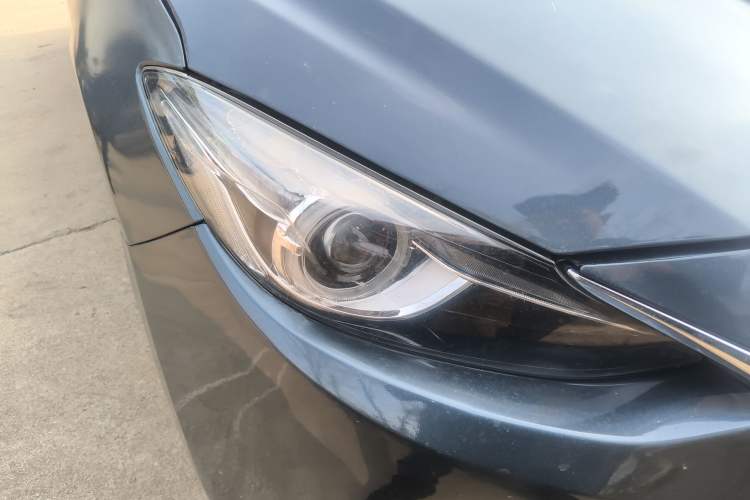 Used Mazda 3 Axela 2014 Sedan 1.5L Automatic Comfort Model Right Front Headlight