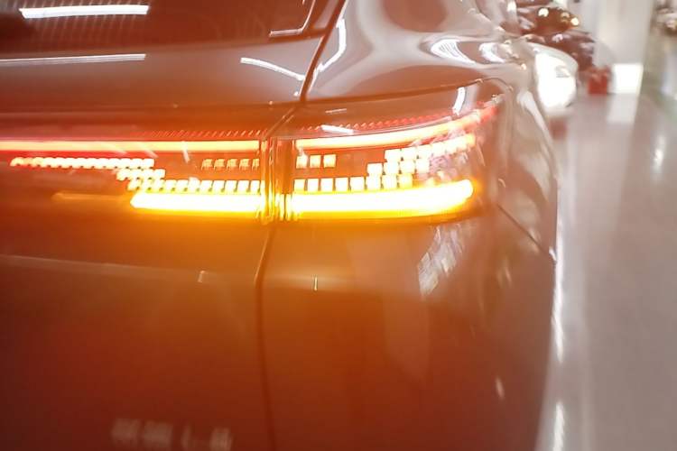 Used Dongfeng Aeolus L8 2025 Model 185KM Dream Edition