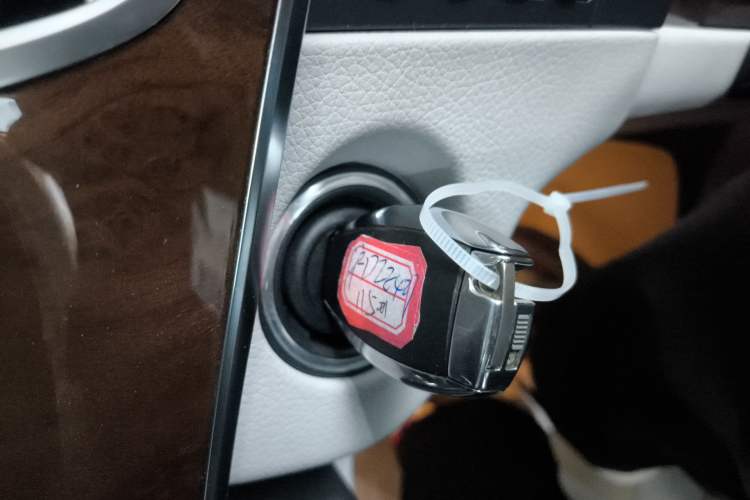 Used Mercedes-Benz E-Class 2014 E 260 L
