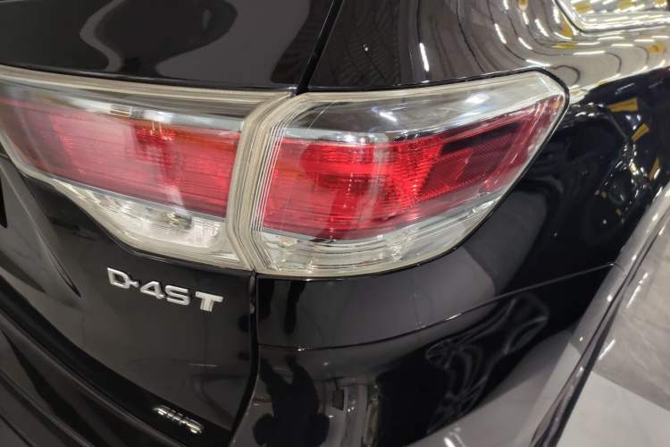 Used Toyota Highlander 2015 2.0T Four-Wheel Drive Elite Edition 7-Seater
