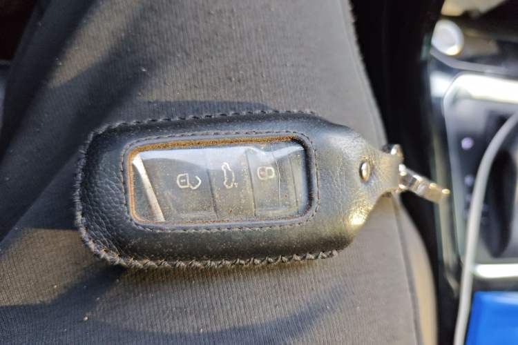 Used Volkswagen T-ROC 2019 280TSI DSG Two-Wheel Drive Comfort Version China VI Standard