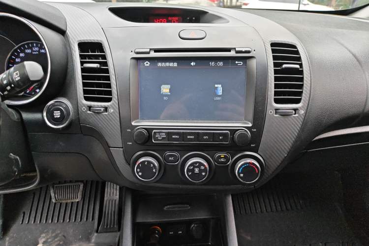 Used Kia K3S 2014 1.6L Automatic GLS Audio And AC Panel
