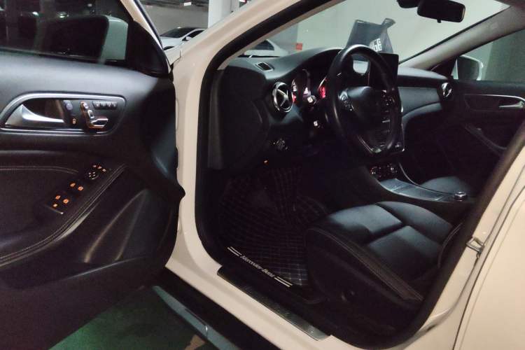 Used Mercedes-Benz GLA 2018 GLA 200 Fashion Model Driver Seat