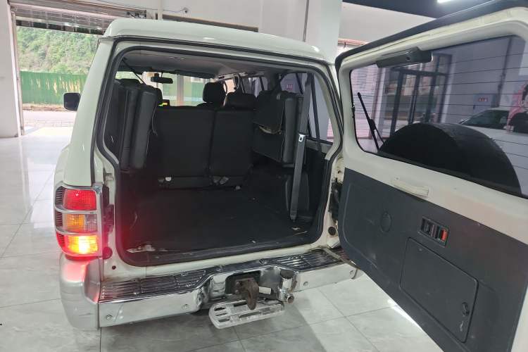 Used Leopaard Heijingang 2014 2.4L Manual 4x4