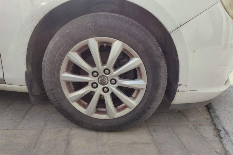 Used Buick GT 2013 GT 1.6L Automatic Fashion Edition Right Front Wheel Hub