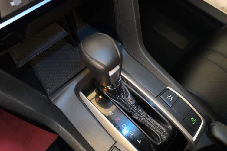 Used Honda Civic 2016 220TURBO CVT Luxury Edition
