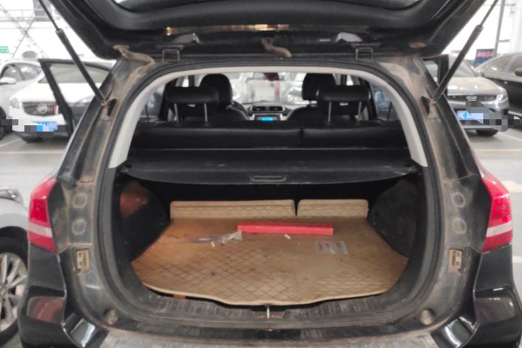 Used Haval H2 2016 Red-Label 1.5T Manual Two-Wheel Drive Luxury Model Trunk