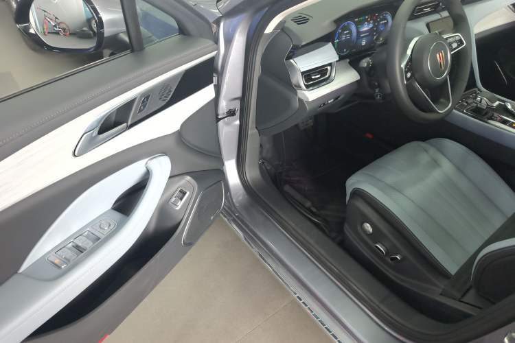 Used Hongqi H5 PHEV 2025 170 Super Hybrid Version Driver Seat